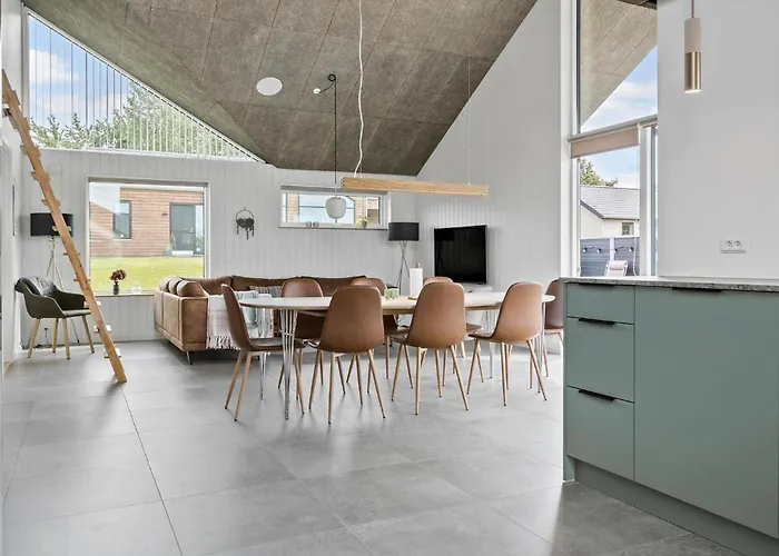 Holiday home 4 Bedroom Amazing In